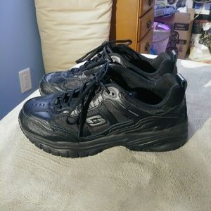 skechers work shoes wide width